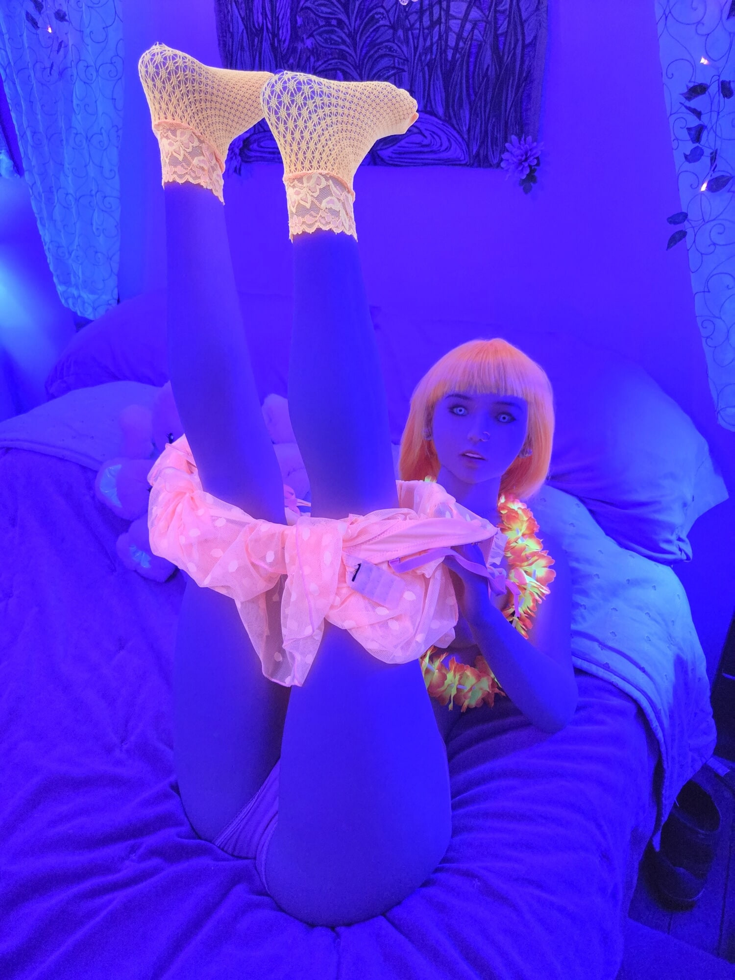 Amber's Blacklight! #34