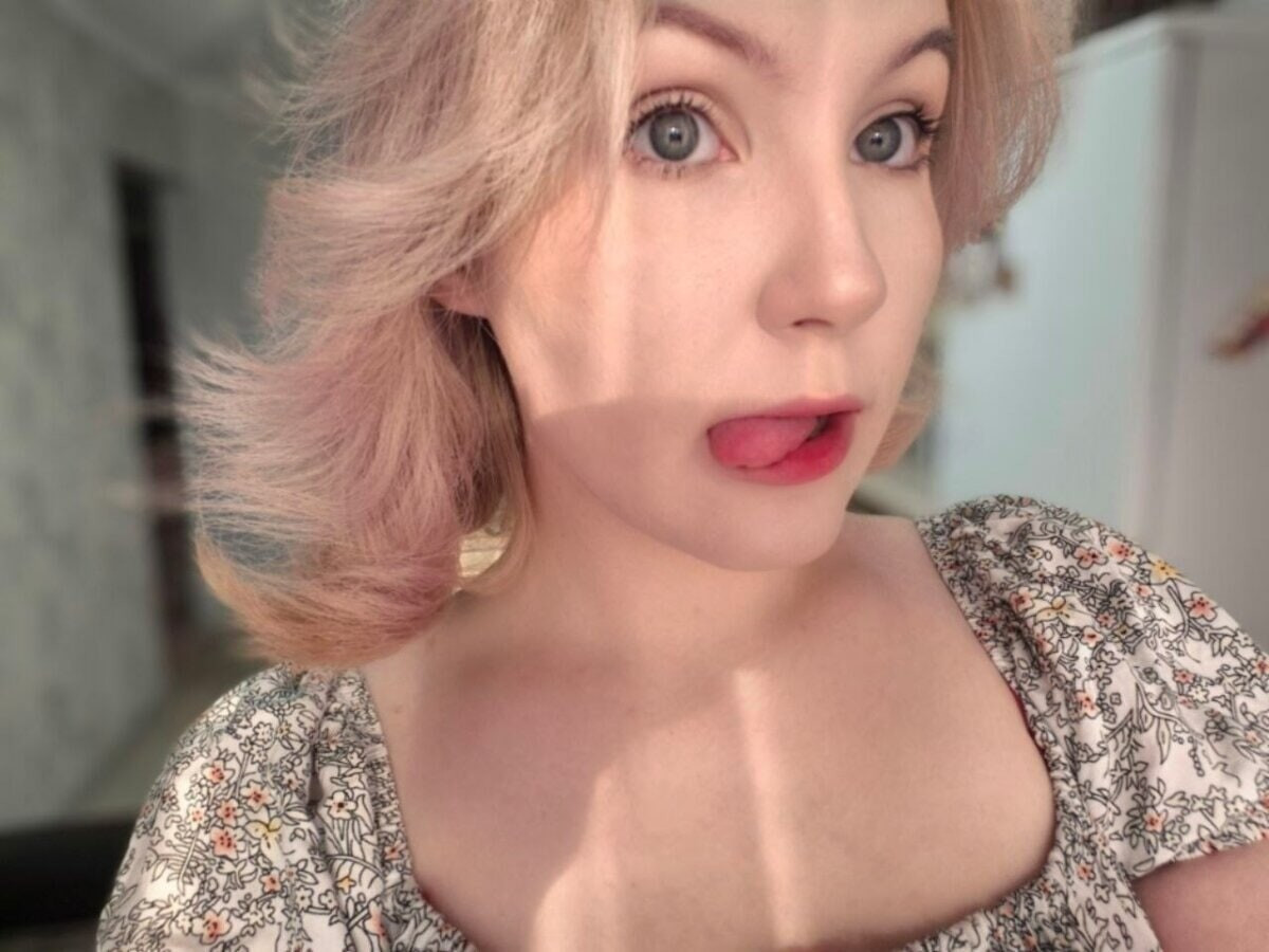 Free Evelyn Photos