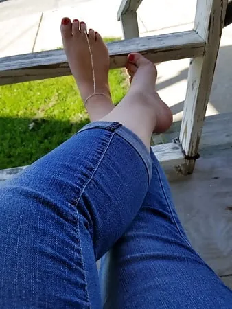 playtime while chatting with a certain someone wife milf         