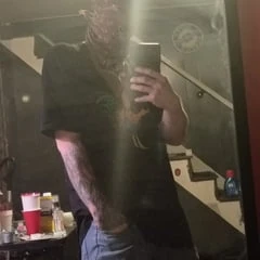 Дупе и крака курва