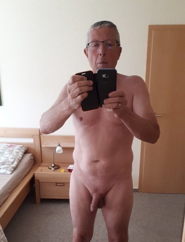 iam nude