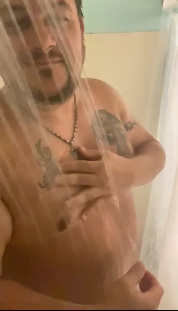 Hot tattooed Dad muscles beard caught in shower by princess #4