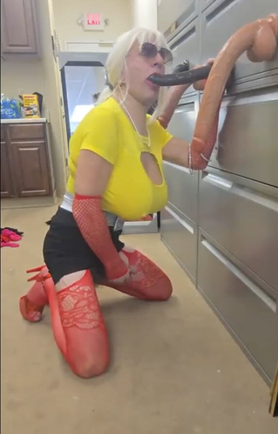 DeeDee Various Photos #42