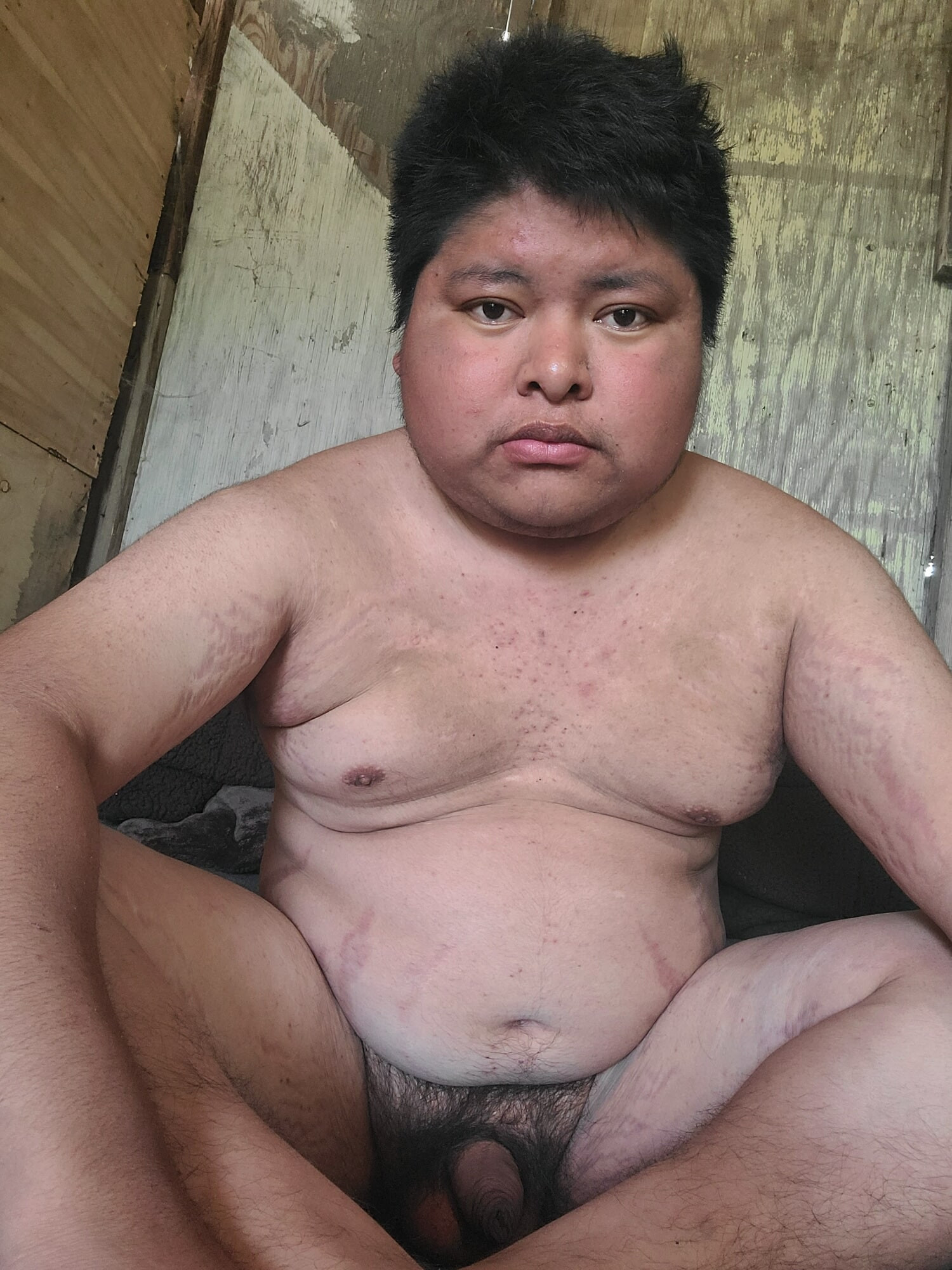 masturbuje taháním za penis