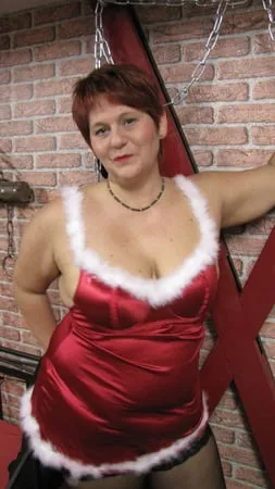 anna in christmas costume         