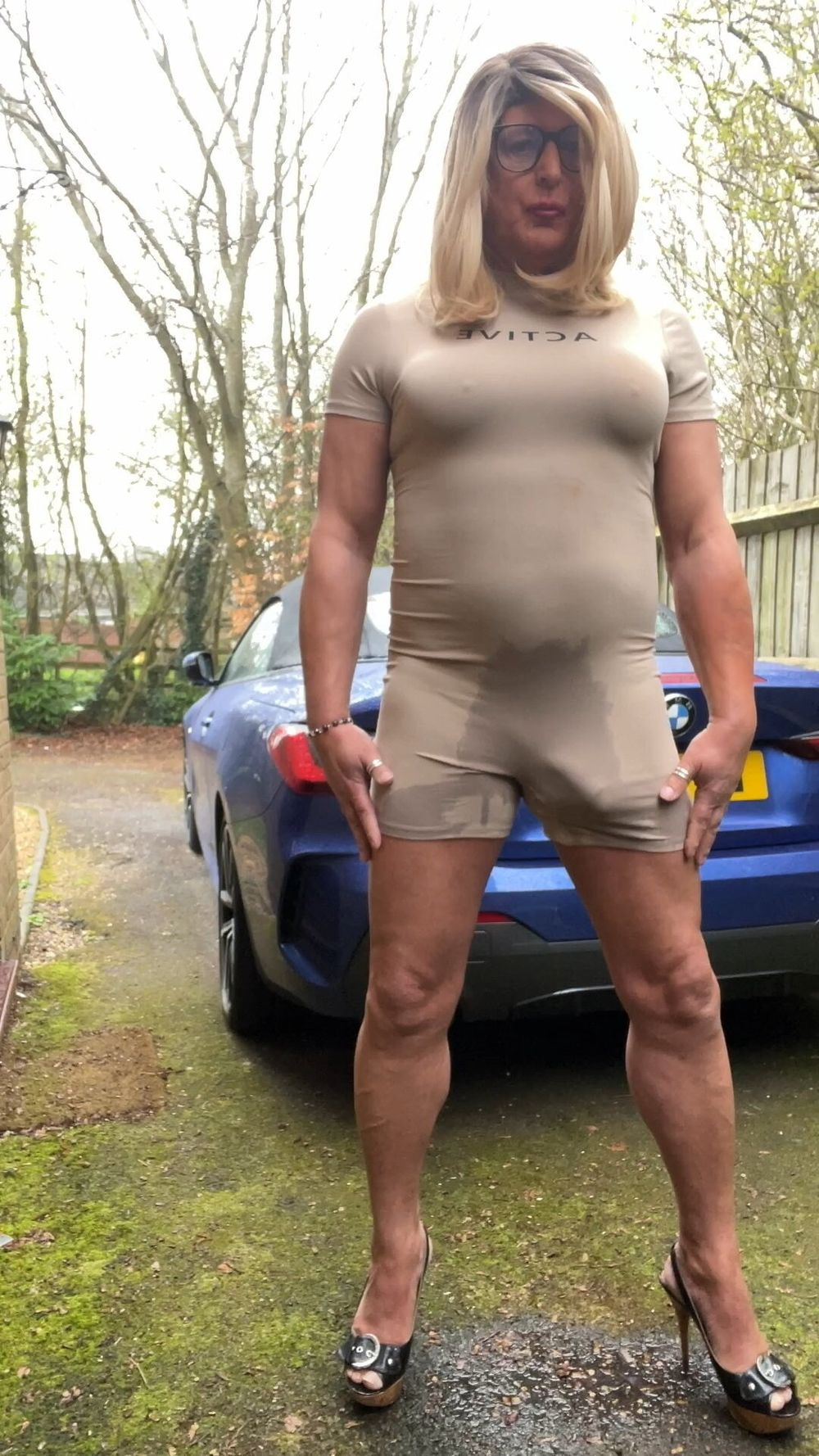 Amateur crossdresser Kellycd2022 sexy milf pissing outdoors #44