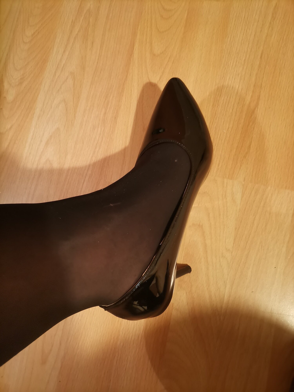 Black black shiny tights and pumps