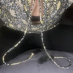 İş çıkışı striptiz yapıyor