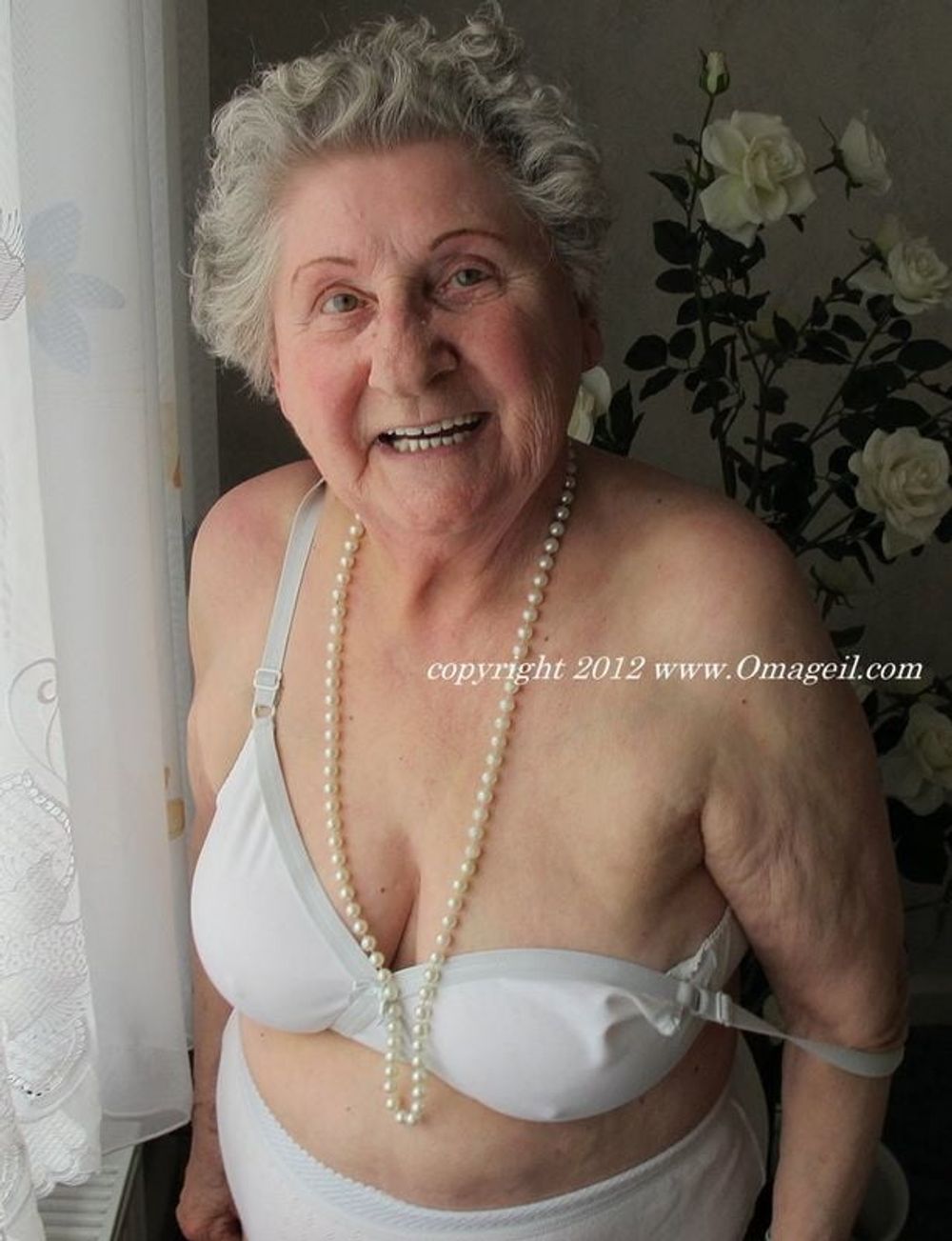 Amateur Grandmas Pictures #3