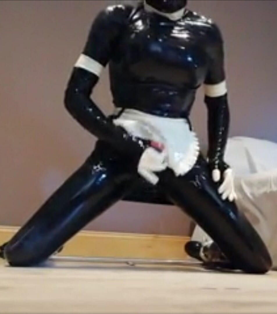 Alison in rubber #38