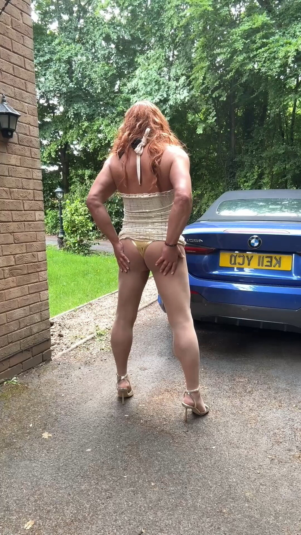 Sexy Crossdresser kellycd2022 in gold dress and seamless #42