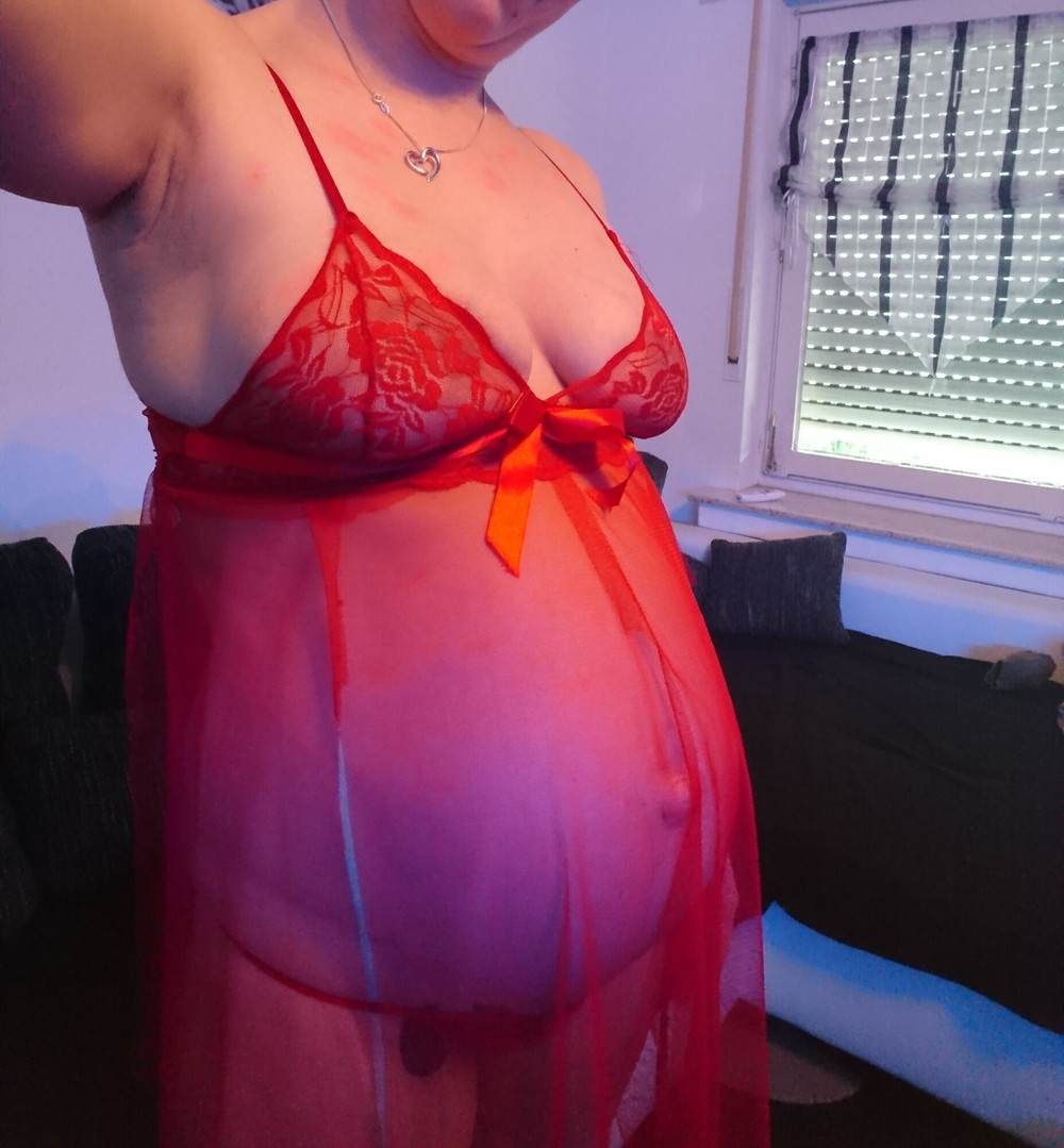 Who doesn't love pregnant women? 🤤 #7