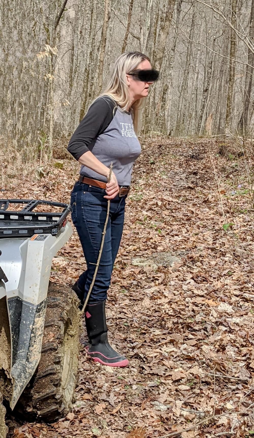 Clothed Mudcricket #43