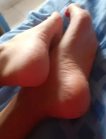 sissy feet         