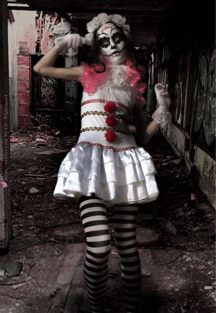 I'm a cute horny zombie girl #8