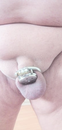 Ma petite bite de lope en cage 