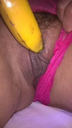 joytwosex banana and labia         