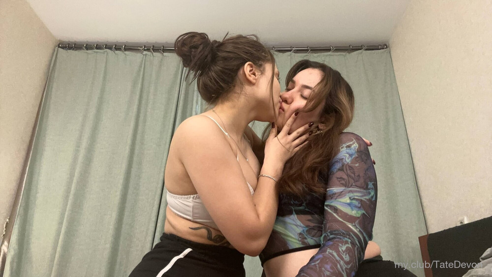 Hey hey, our names are Michel &amp; Elfy !  Free Photos #17