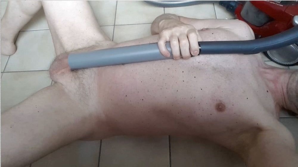 vacuumcleaner exhibitionist edging sexshow with cumshot #29