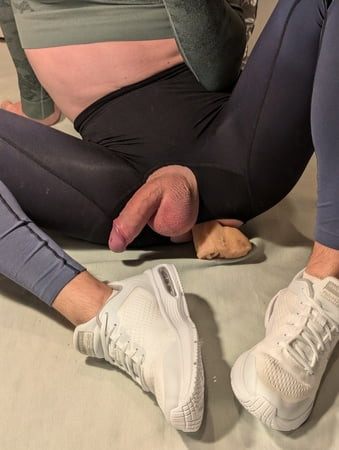 Leggins and Dildos in Ass 