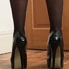 hot babe in black tights