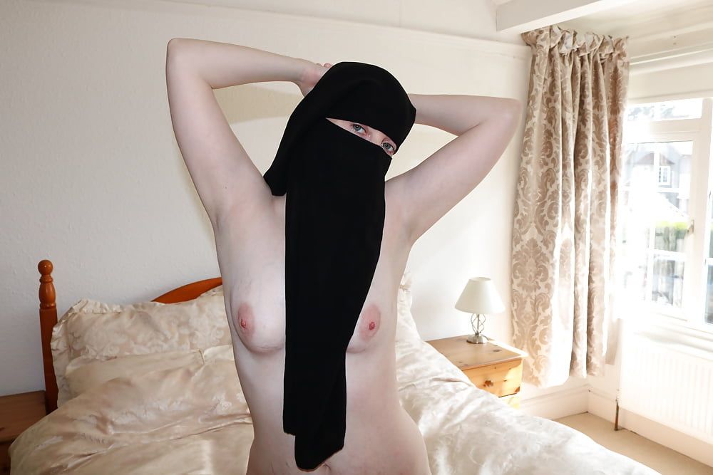 wife posing naked in niqab #24