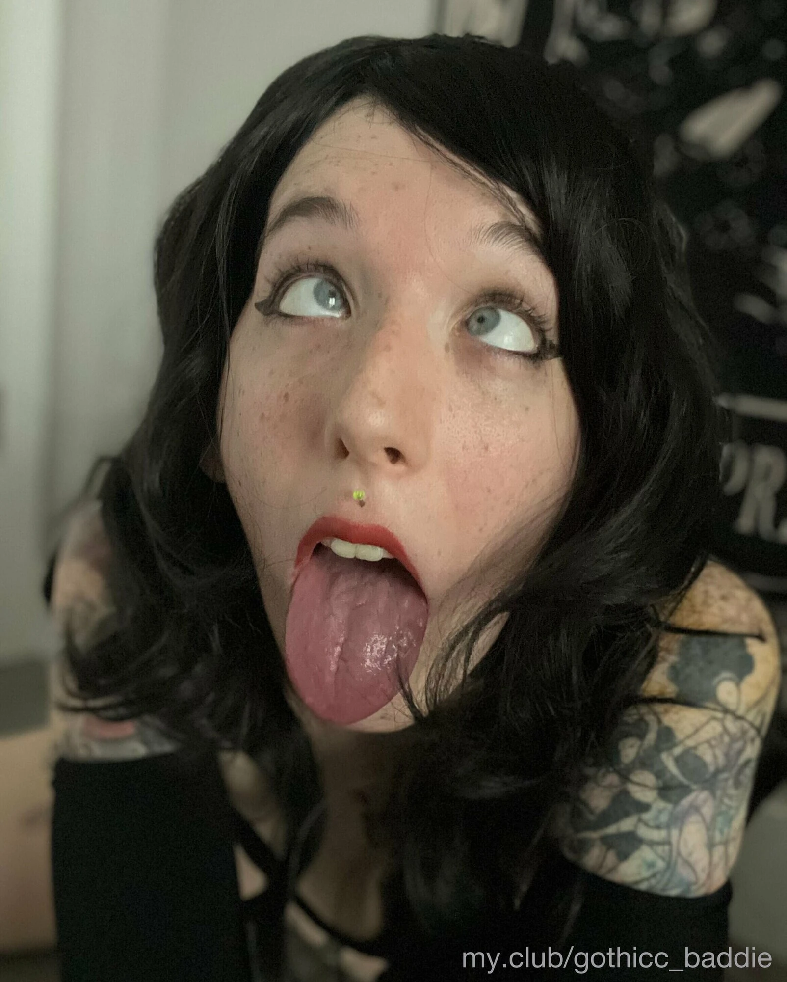 Vampira Nymph Free Photos #11
