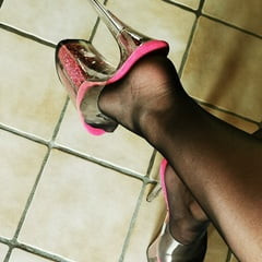Pleaser Flamingo Pink Glitter Heels++Hold-Up Nylon Stockings