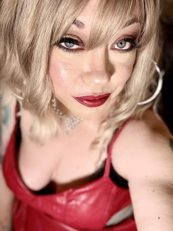 Tina Snua Selfies #103