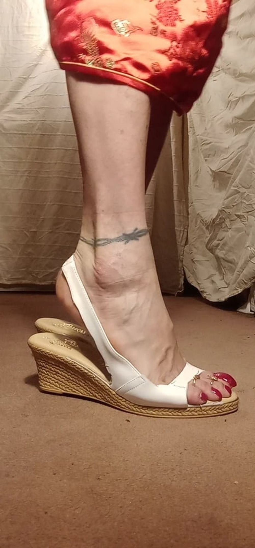 asian ts sexy feet in sandals, mules, high hells .  #9