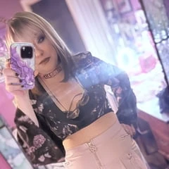 Tina Snua selfies #82