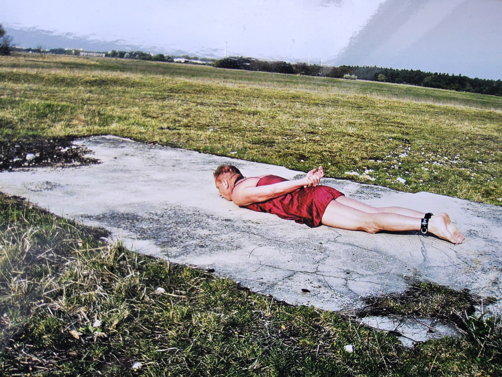 Crossdresser Slave in wide open Land