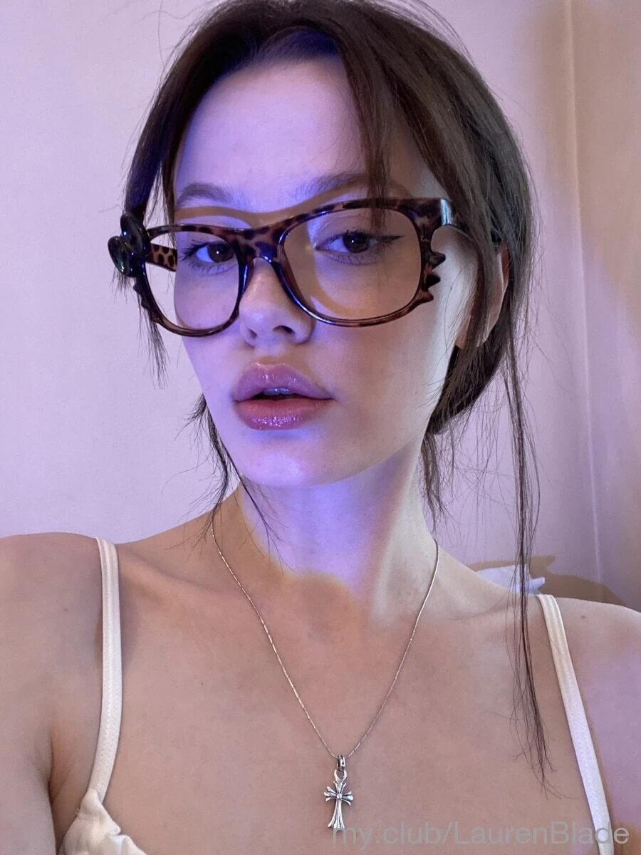 免费劳伦照片