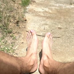 Feet 