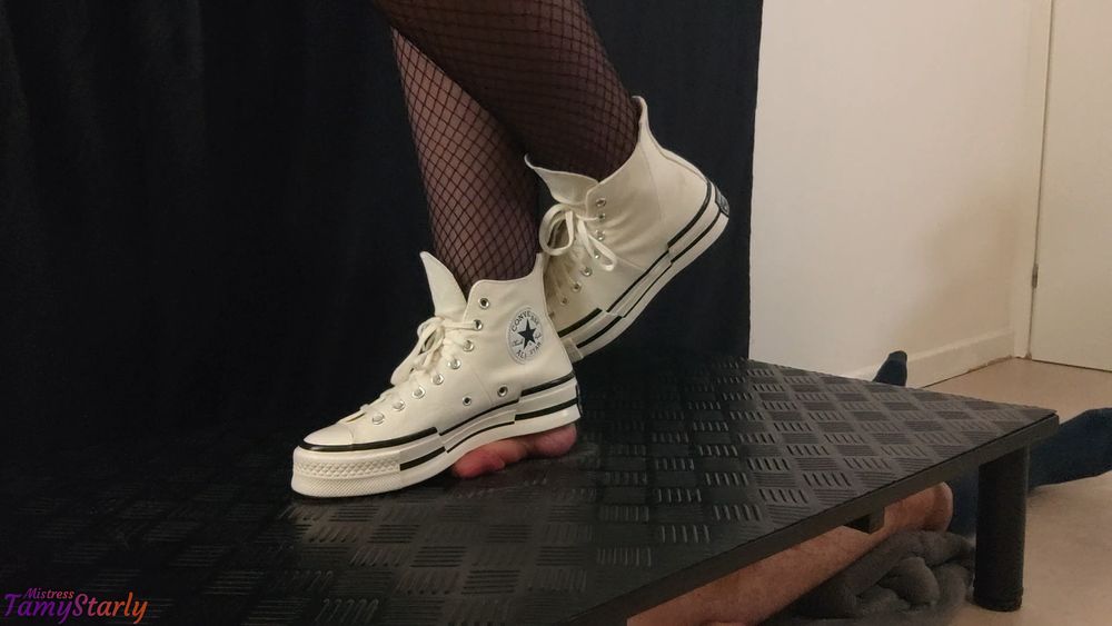 Girlfriend Full Weight Trampling in Platform Converse #2