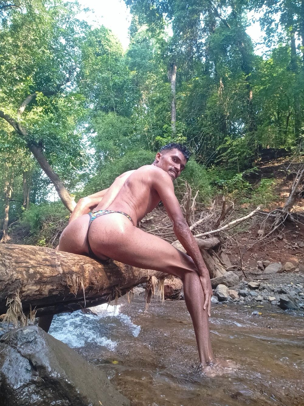 Hot Jordiweek jungle river Advanture 