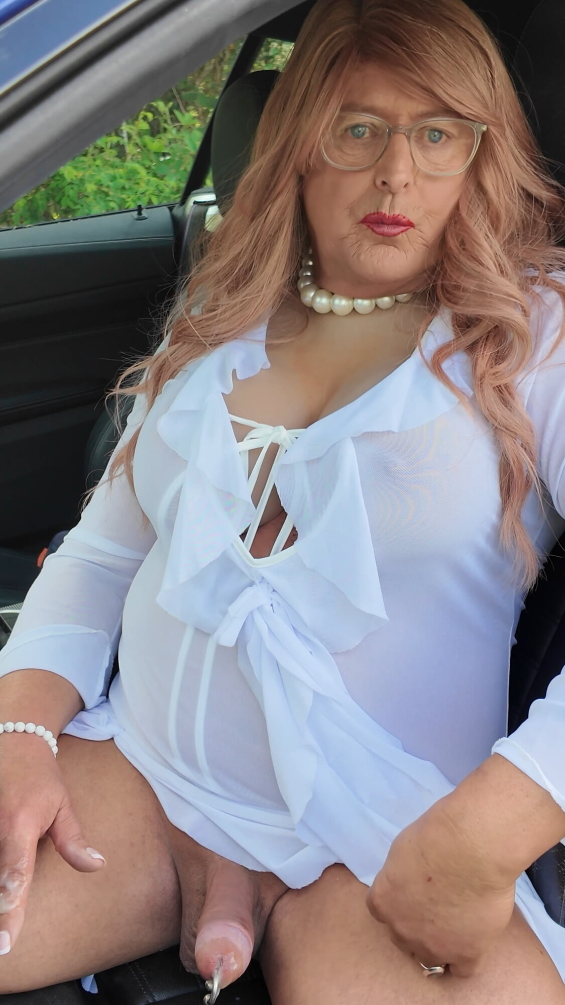 Crossdresser kellycd2022 in my white summer dress and heels 