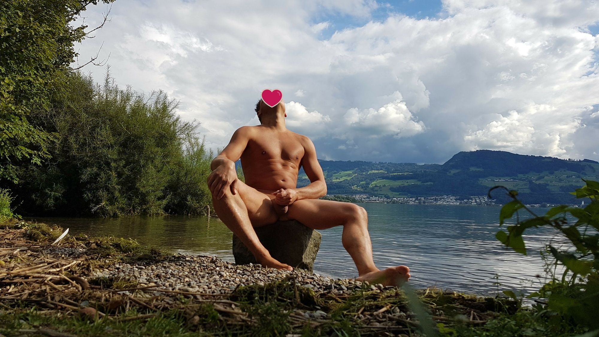 Naked on lake 