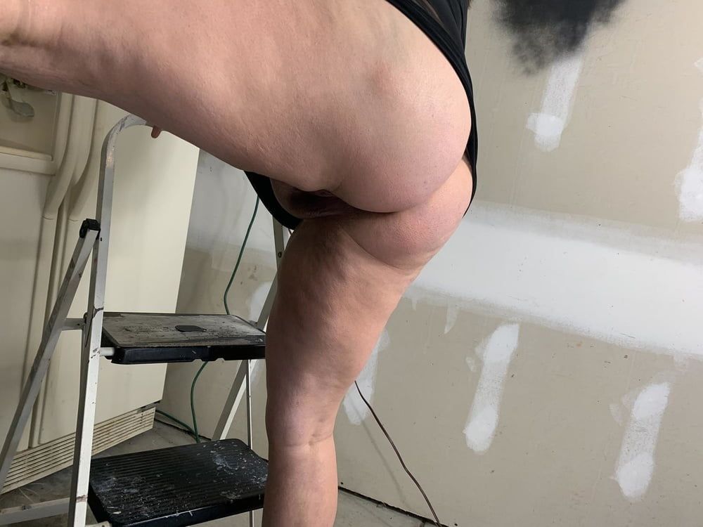 Sexy BBW Dat Ass in a Garage #6