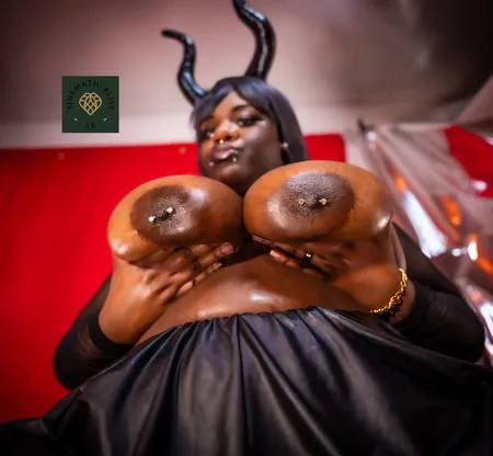 big titty ebony she devil         