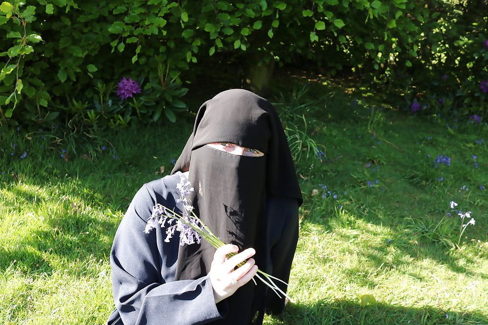 Muslim Burqa Niqab suspenders Outdoors Flashing  #34