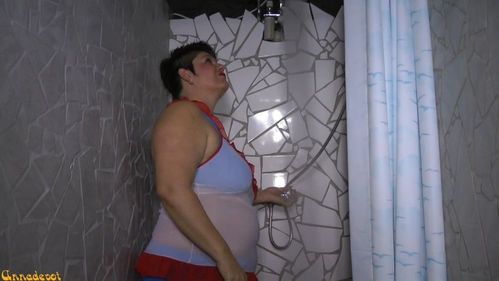 Annadevot - WETLOOK in the shower in BIKINI