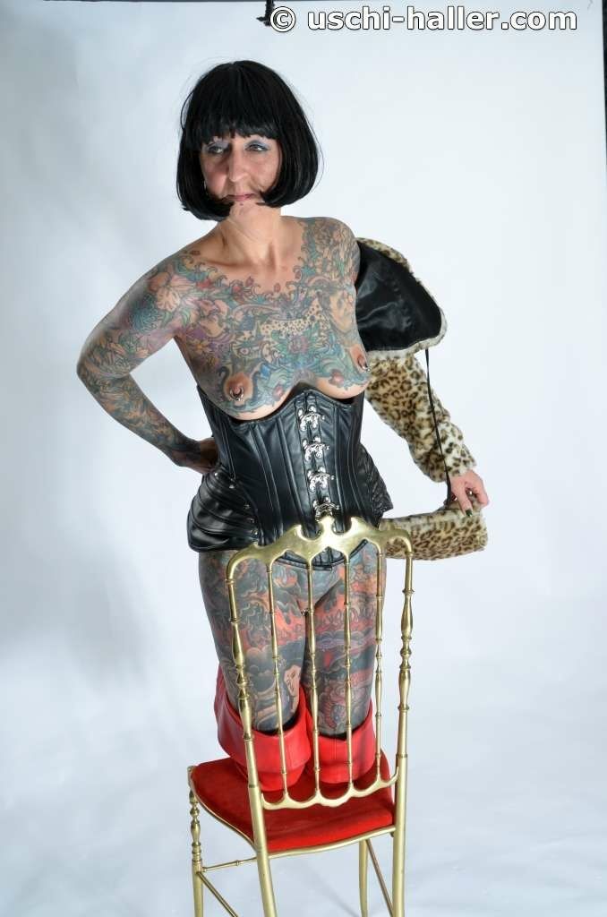 Photo shoot with full body tattooed MILF Cleo #13