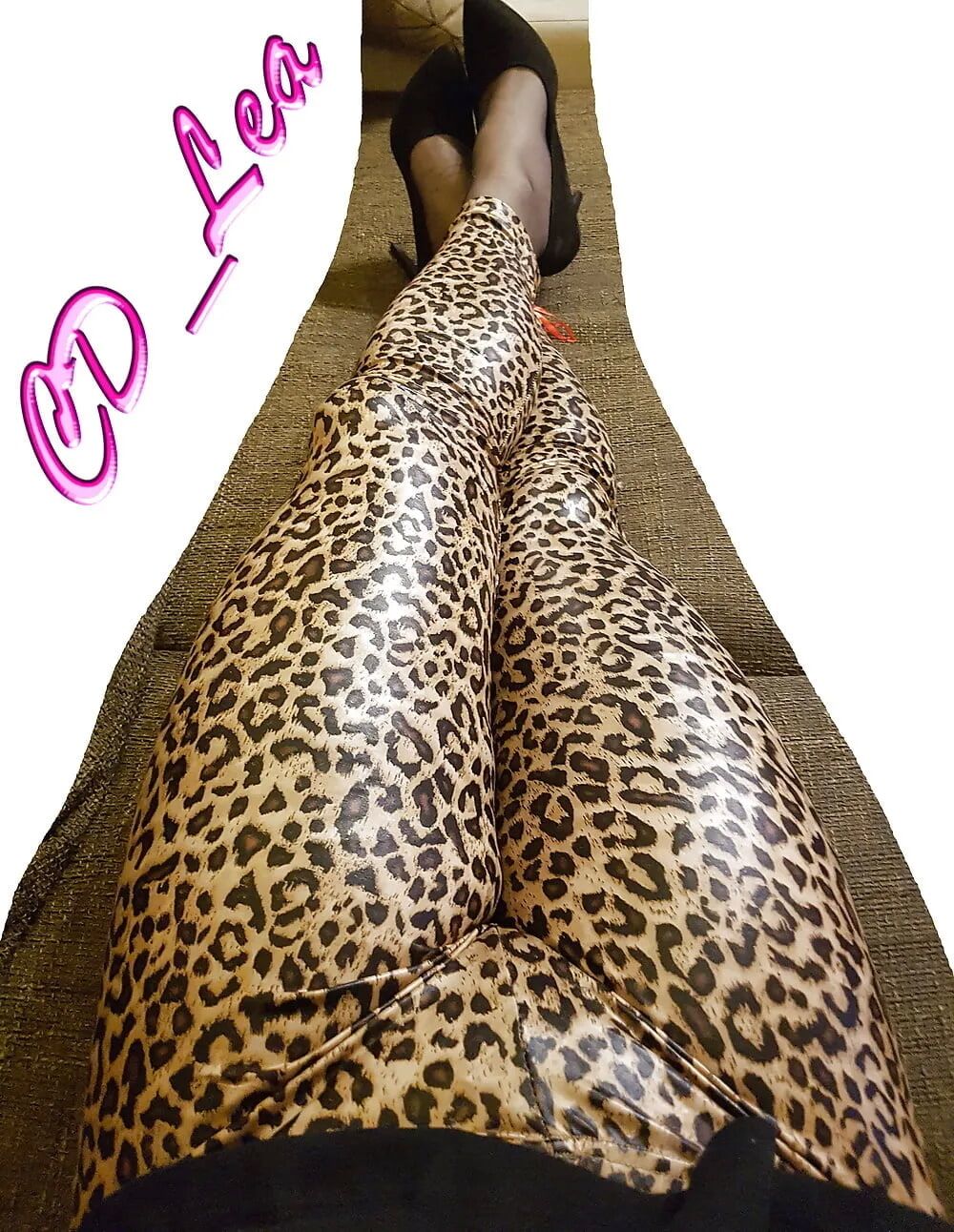 Lea in Leapard Leggings #10