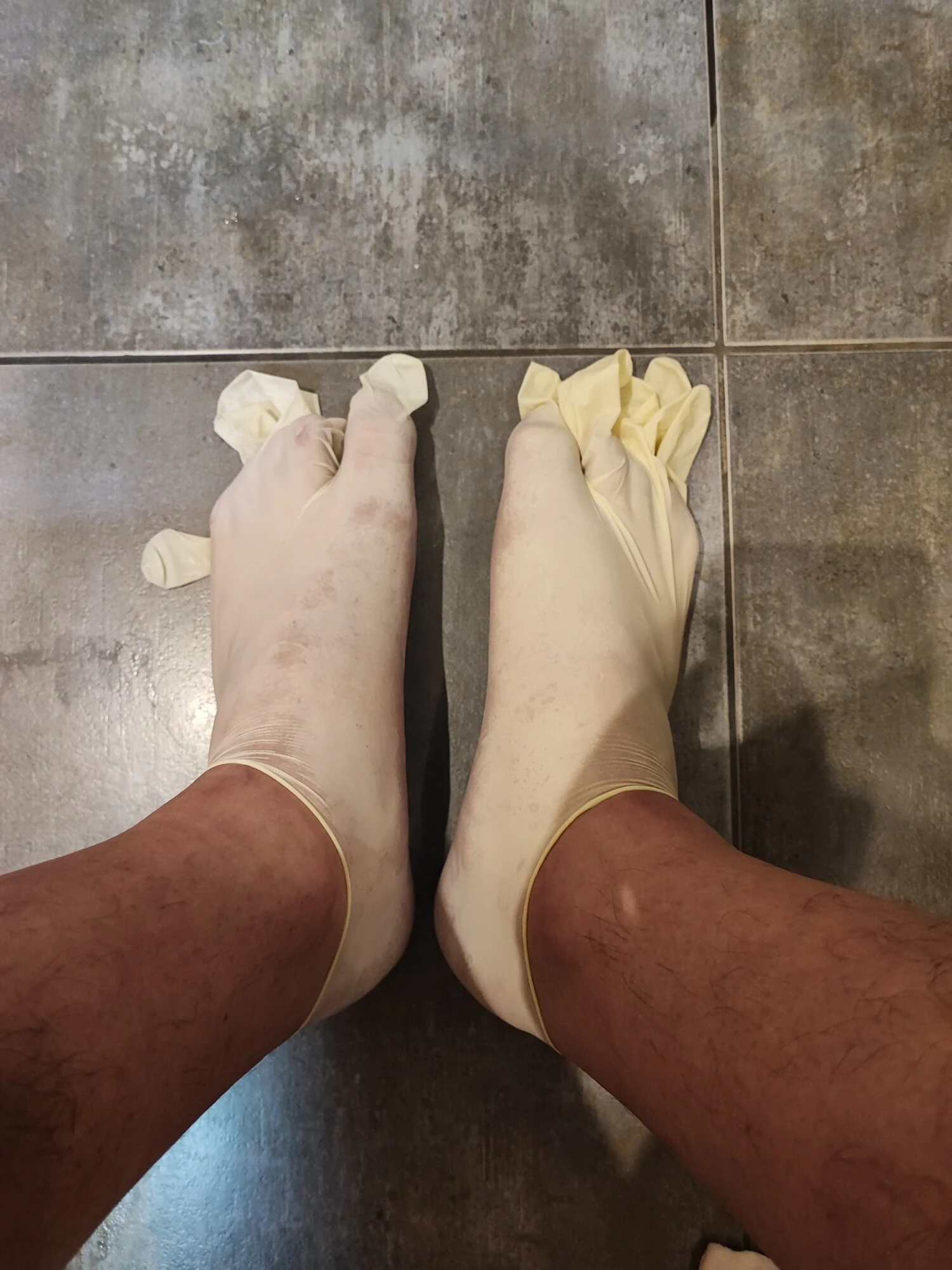 Foot gloves