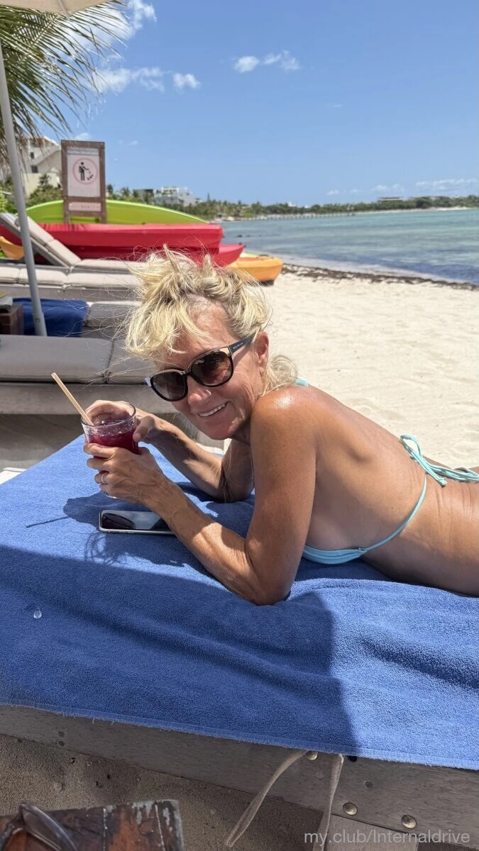 Dianne Fox Free Photos #4