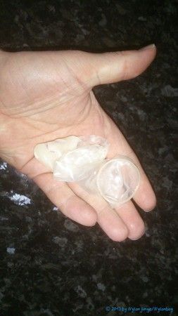 Condom: Sperma Eis fuer Nylonjunge73