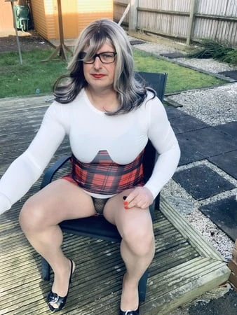 amateur crossdresser kelly cd in red checked dress nude pan         