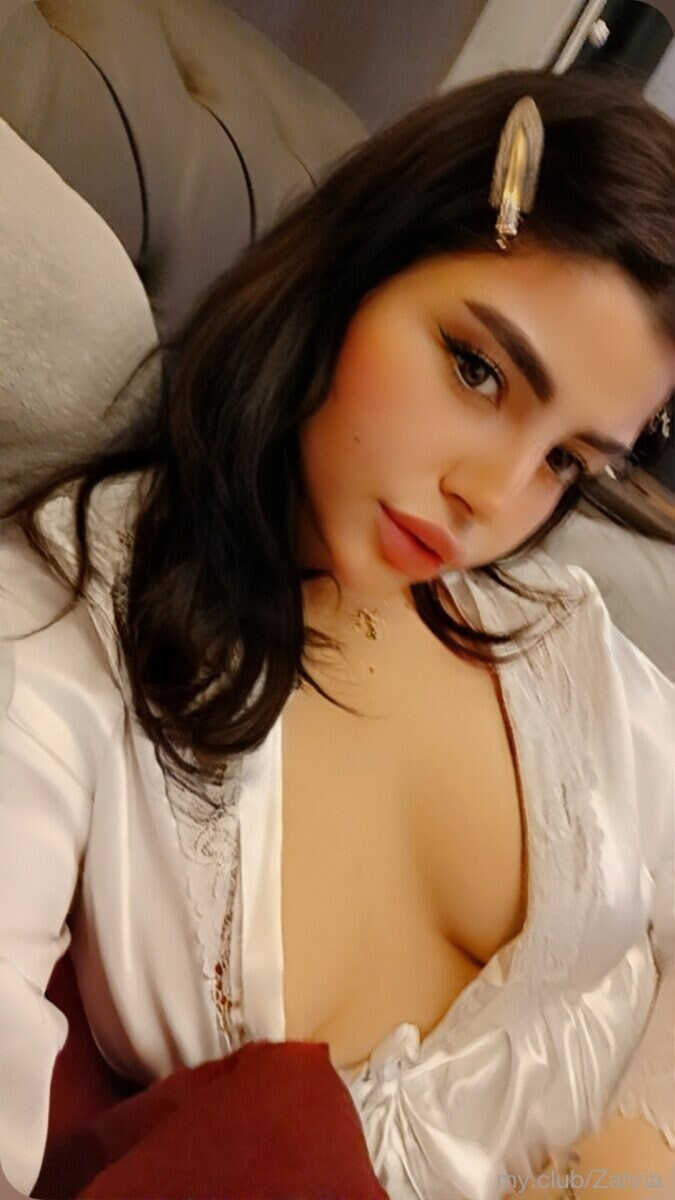 Zara Yüce Free Photos #32
