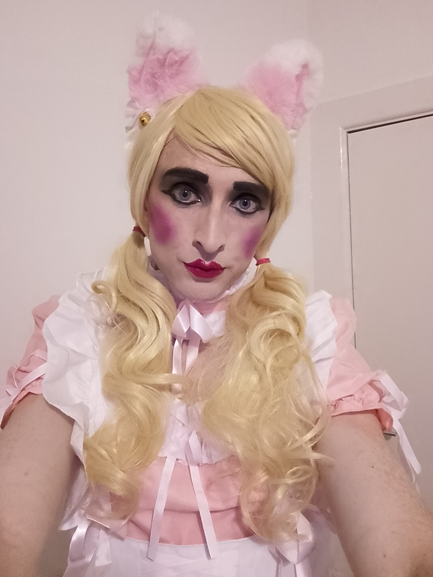 Rosa sissy bimbo docka